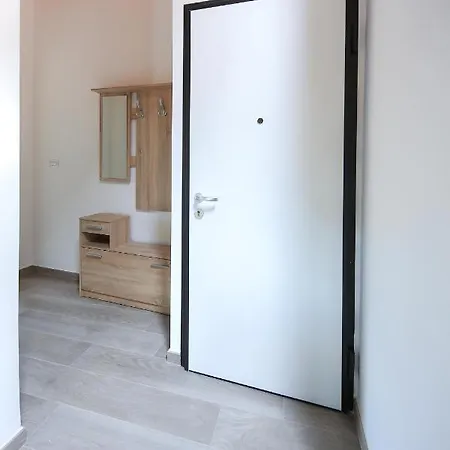 Apartment Tommaso Apts *
