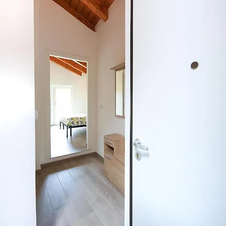Apartment Tommaso Apts *